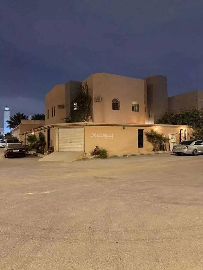 فيلا 5 غرف للإيجار على شارع طبرجل، الرياض