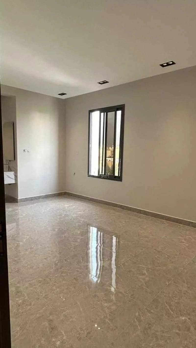 5 Rooms Villa For Sale on Dhafar Street, Riyadh