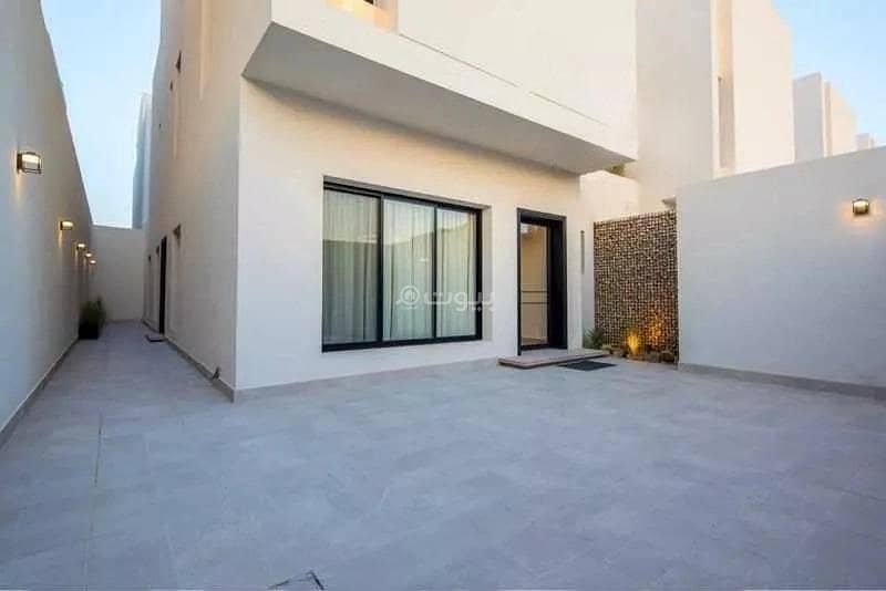 4 Room Villa For Sale on Ahmed Bin Ziyad Street, Riyadh