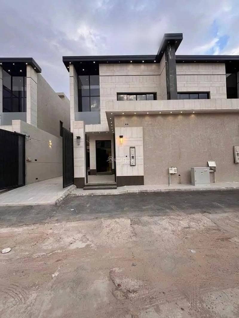 9-Room Villa For Sale on 404 Street, Riyadh