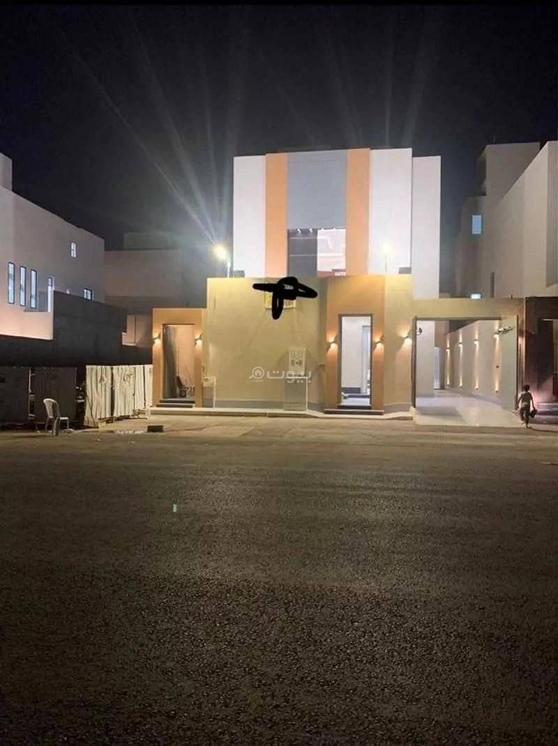 5-Room Villa For Sale on Street 25, Riyadh