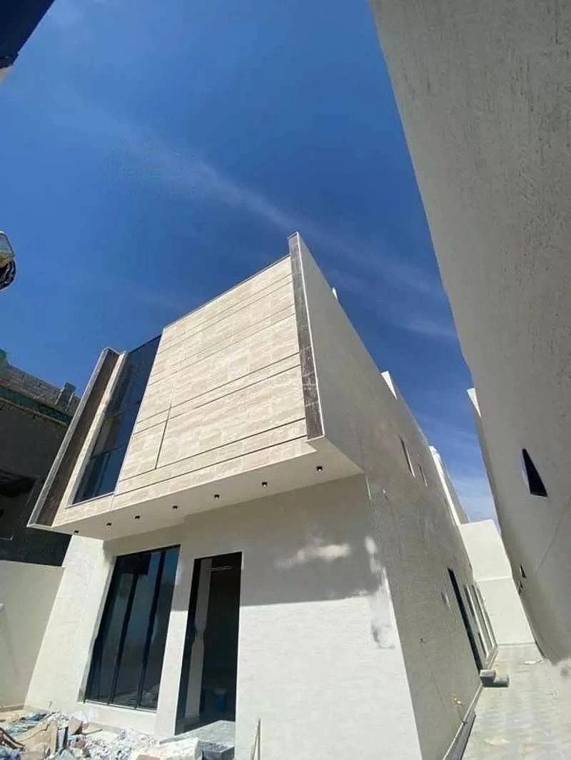5 Rooms Villa For Sale on Ahmed Basati Street, Riyadh