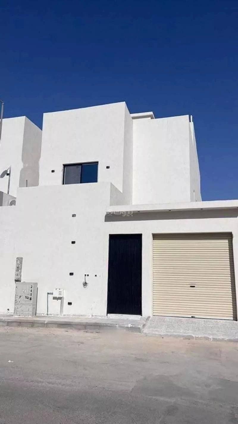 7 Room Villa For Sale on Shuraf Al-Din Bin Badr Street, Riyadh