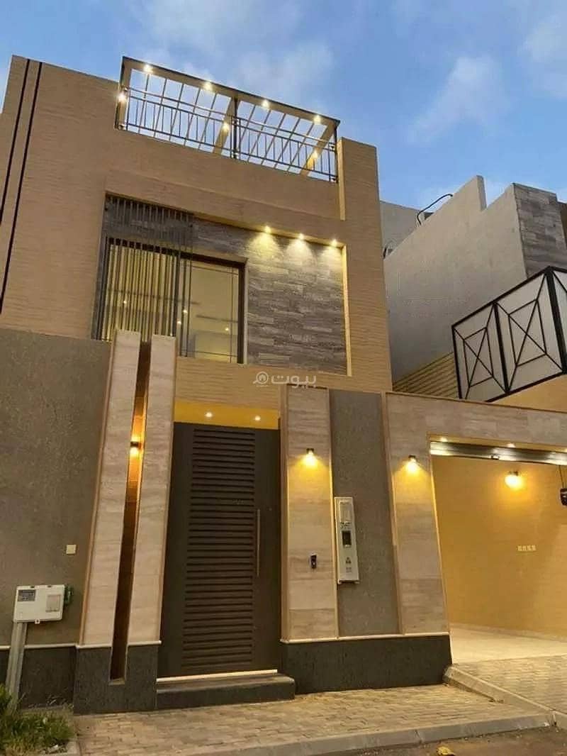 8 Rooms Villa For Sale in Yarmouk, Riyadh