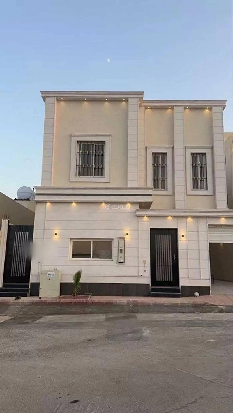 4 Rooms Villa For Sale in Dhahrat Laban, Riyadh