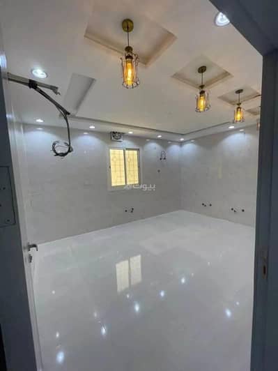 4 Bedroom Floor for Sale in Taif, Western Region - 6 Rooms House For Sale in Wadi Jalil, Taif