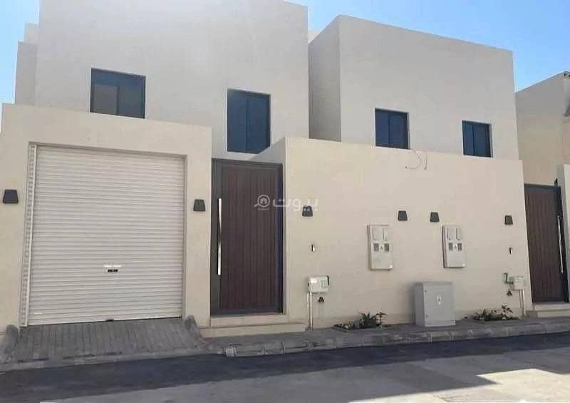 12 Rooms Villa For Sale on Al Haditha Street, Riyadh