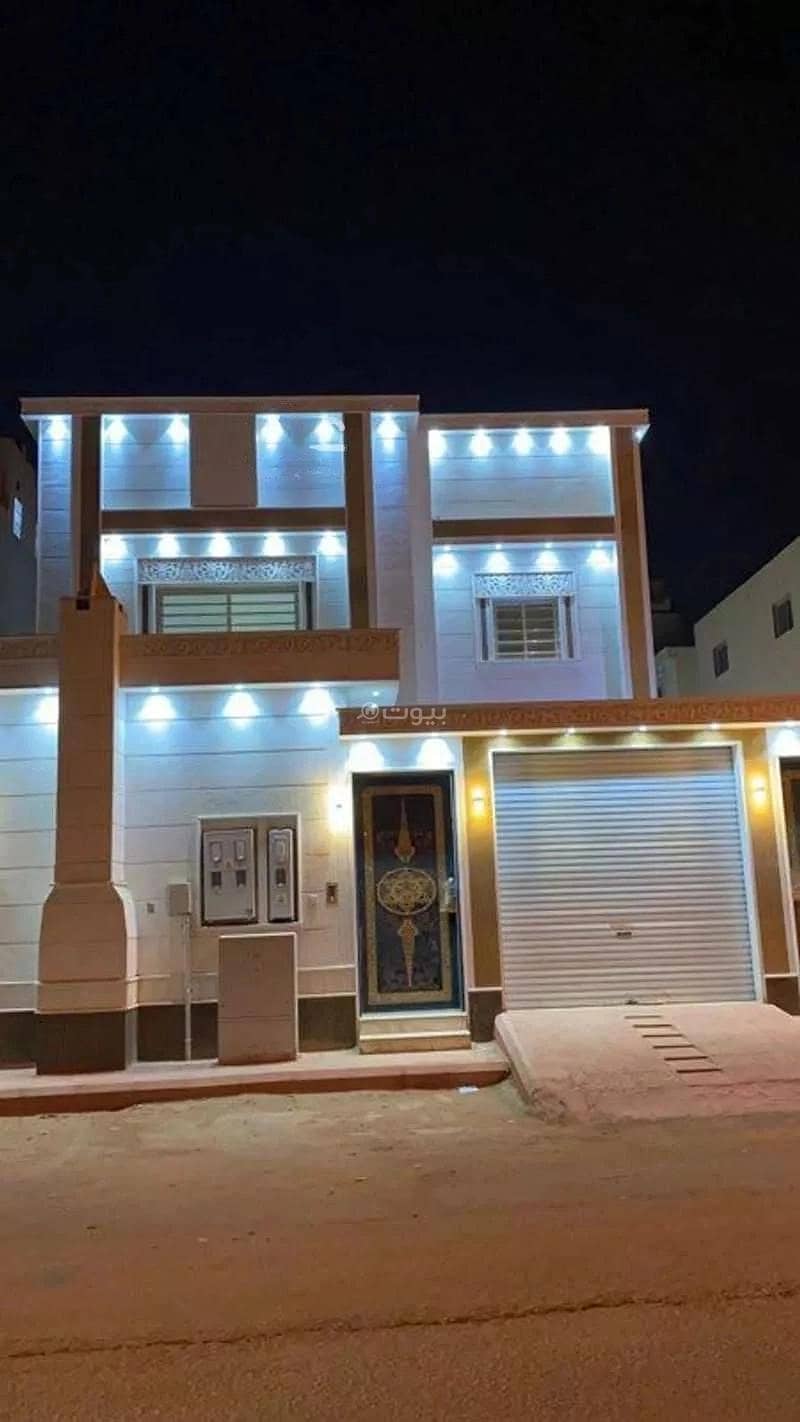 10 Rooms Villa For Sale in Al Rimal, Riyadh