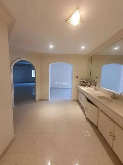7 Bedroom Villa for Sale in Riyadh, Riyadh Region - 7 Rooms Villa For Sale on Khalid Bin Ubaidullah Street, Riyadh