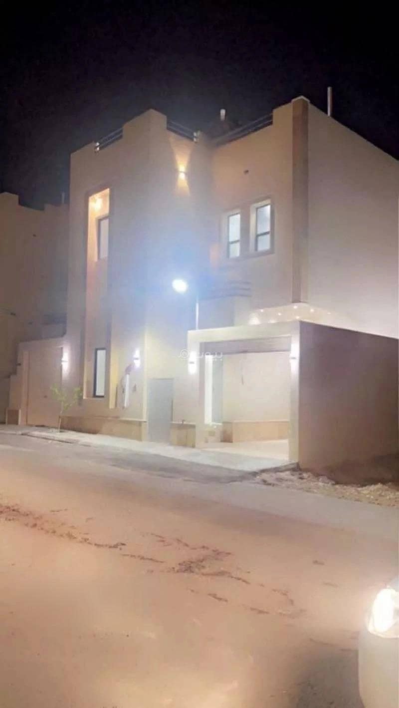 7 Rooms Villa For Sale, Street 20, Riyadh