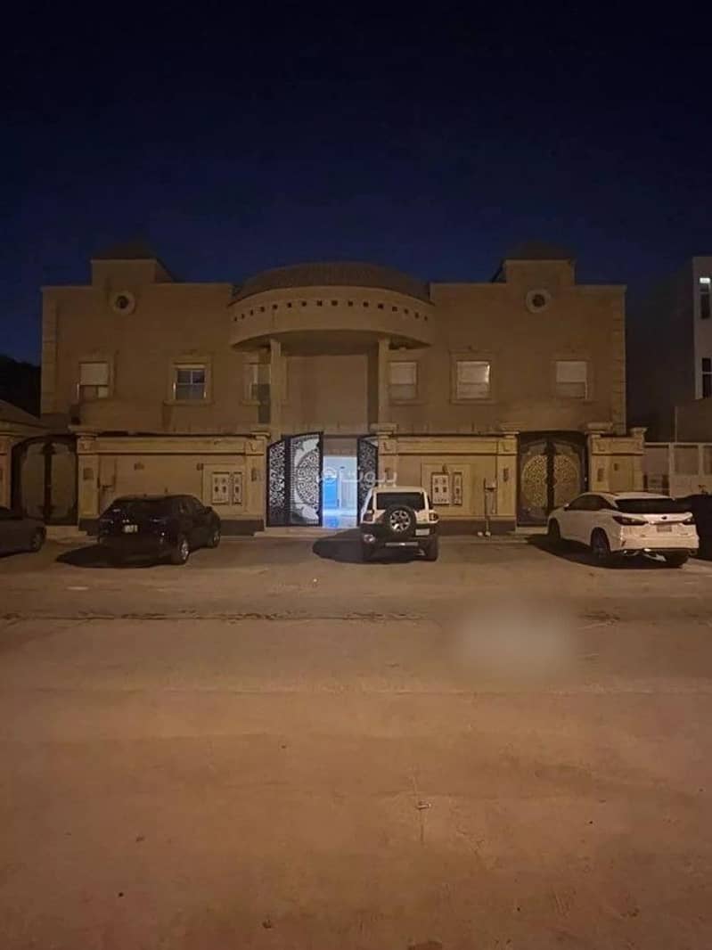 8 Rooms Building For Sale in Arqa, Riyadh