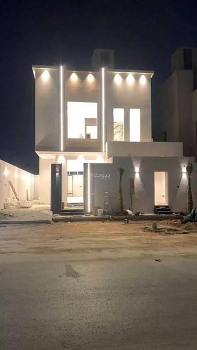 5 Bedroom Villa for Sale in Riyadh, Riyadh Region - 5 Rooms Villa For Sale on K'ab Bin Al Harith Street, Riyadh