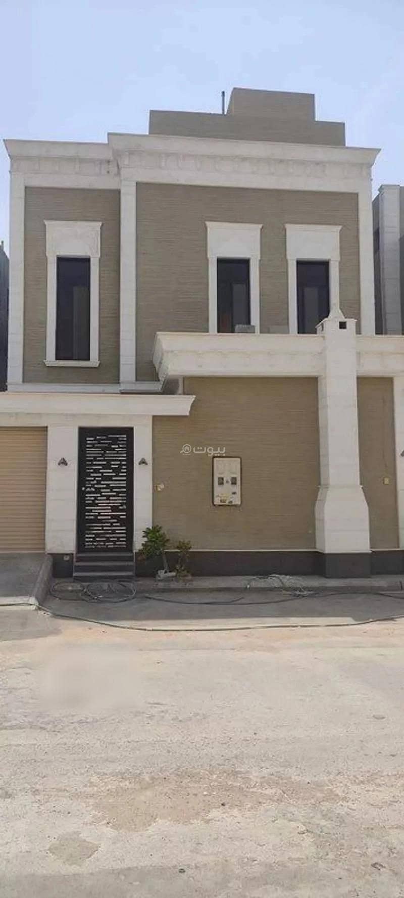 6 Rooms Villa For Sale, Street 15, Riyadh