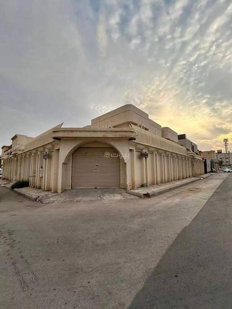 13 Rooms Villa For Sale in Al Aziziya, Riyadh