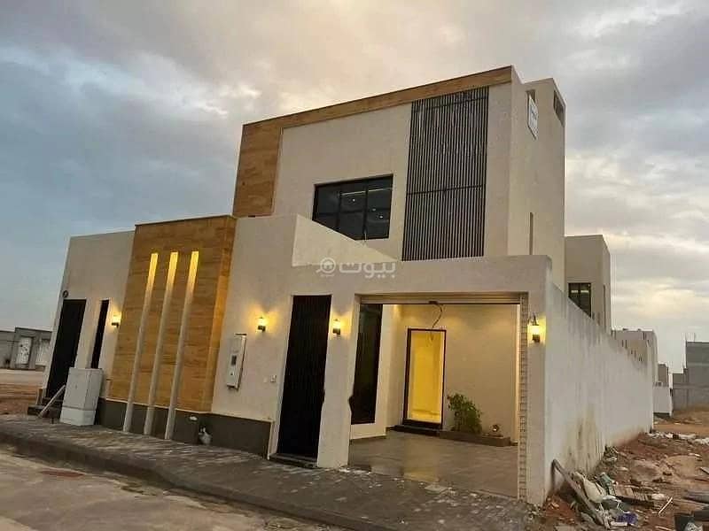 10 Room Villa For Sale on Al Mahdiyah Street, Riyadh