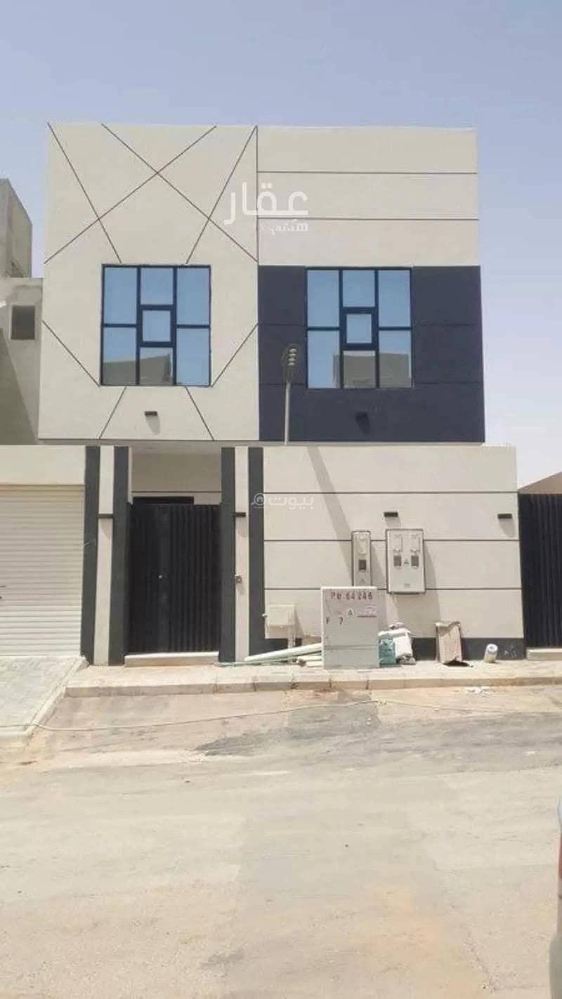 6 Rooms Floor For Sale on Al Qamari Street, Dirab, Riyadh
