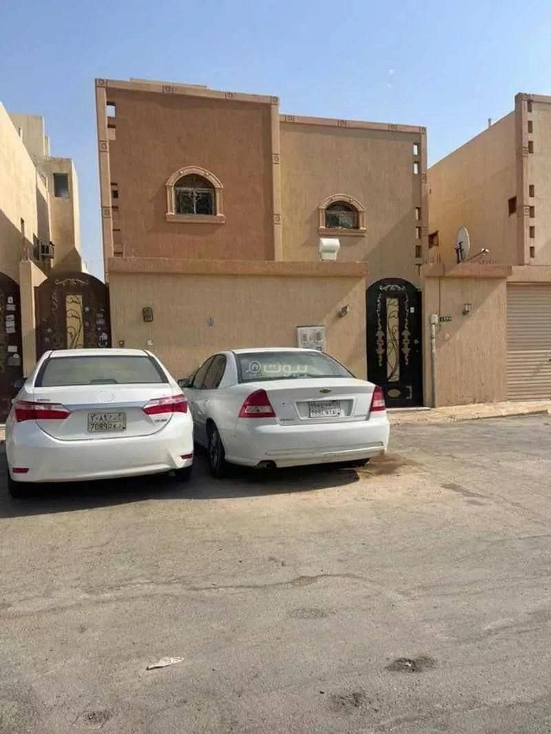 10-Room Villa For Sale on Street 92, Riyadh