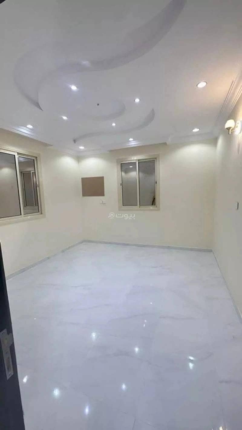 5 Rooms Apartment For Rent, Street 30, Taif