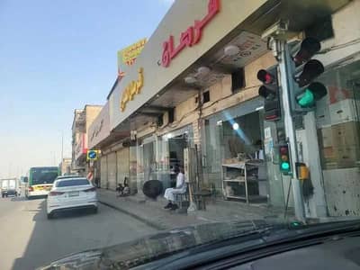عمارة تجارية  للبيع في الرياض، منطقة الرياض - بناء للبيع على شارع الدرعية، الرياض