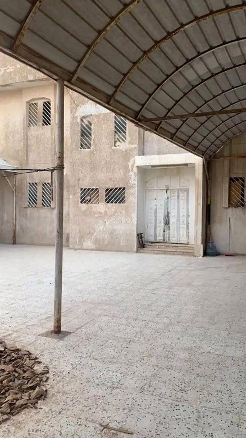 14 Rooms Villa for Sale in Al NAsim Al Gharbi District, Al-Riyadh