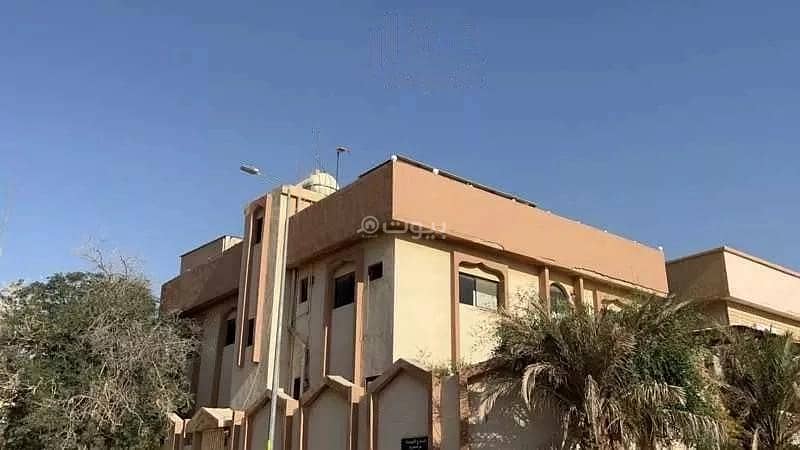 11 Rooms Villa For Sale in Al Janadriyah, Riyadh