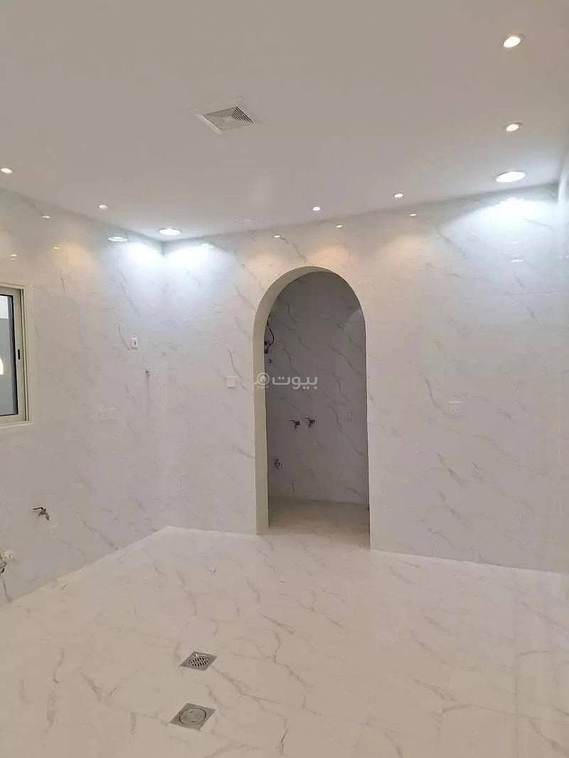 6-Room Apartment For Sale in Al Aziziyah, Al Jubail