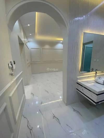 1 Bedroom Apartment for Sale in Al Jubail, Eastern Region - 6 Room Apartment For Sale on King Fahd Street, Qurtubah, Al Jubail