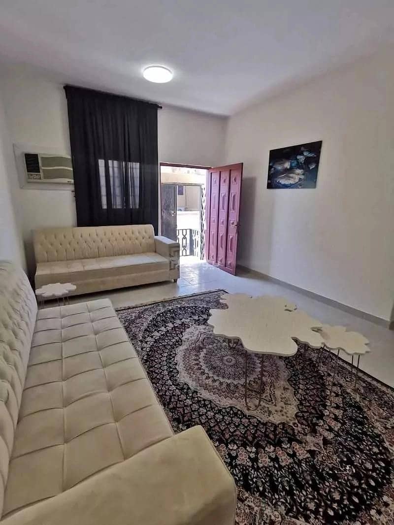 2 Rooms Floor for Rent on Ibn Al Muallim Street, Riyadh