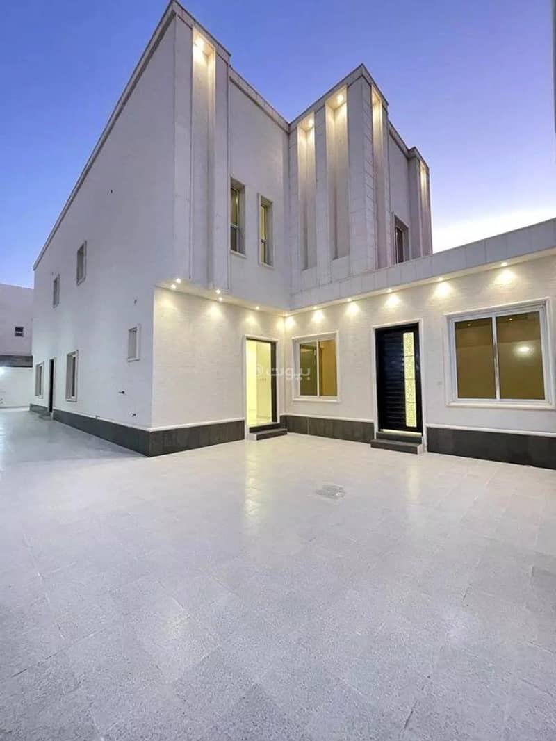 5 Rooms Villa For Sale on Street 151, Riyadh