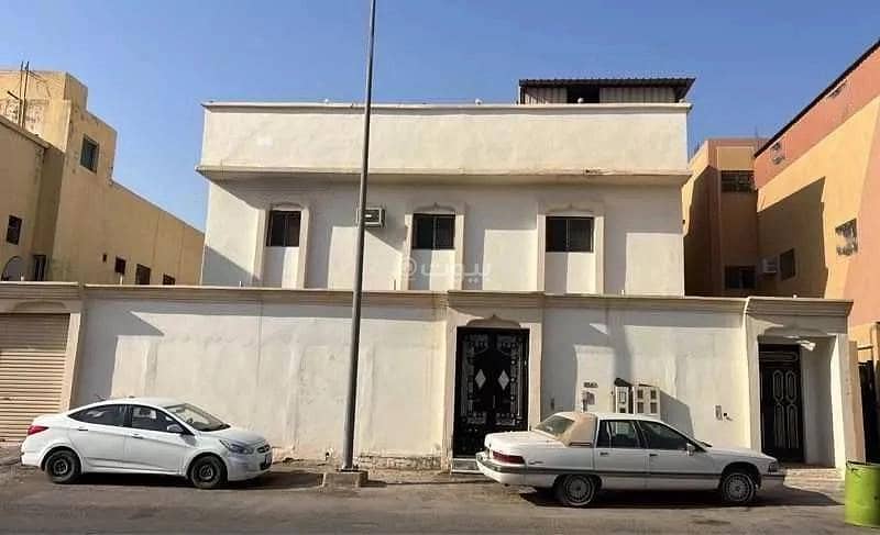 9 Rooms Villa For Sale in Al Karj