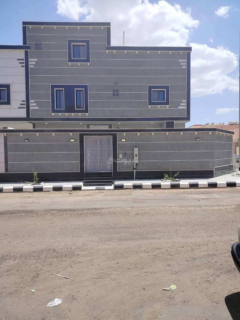 Duplex villa - Al Madinah Al Munawwarah - Abyar in the Ministry of Defense plan (Al Difa neighborhood)