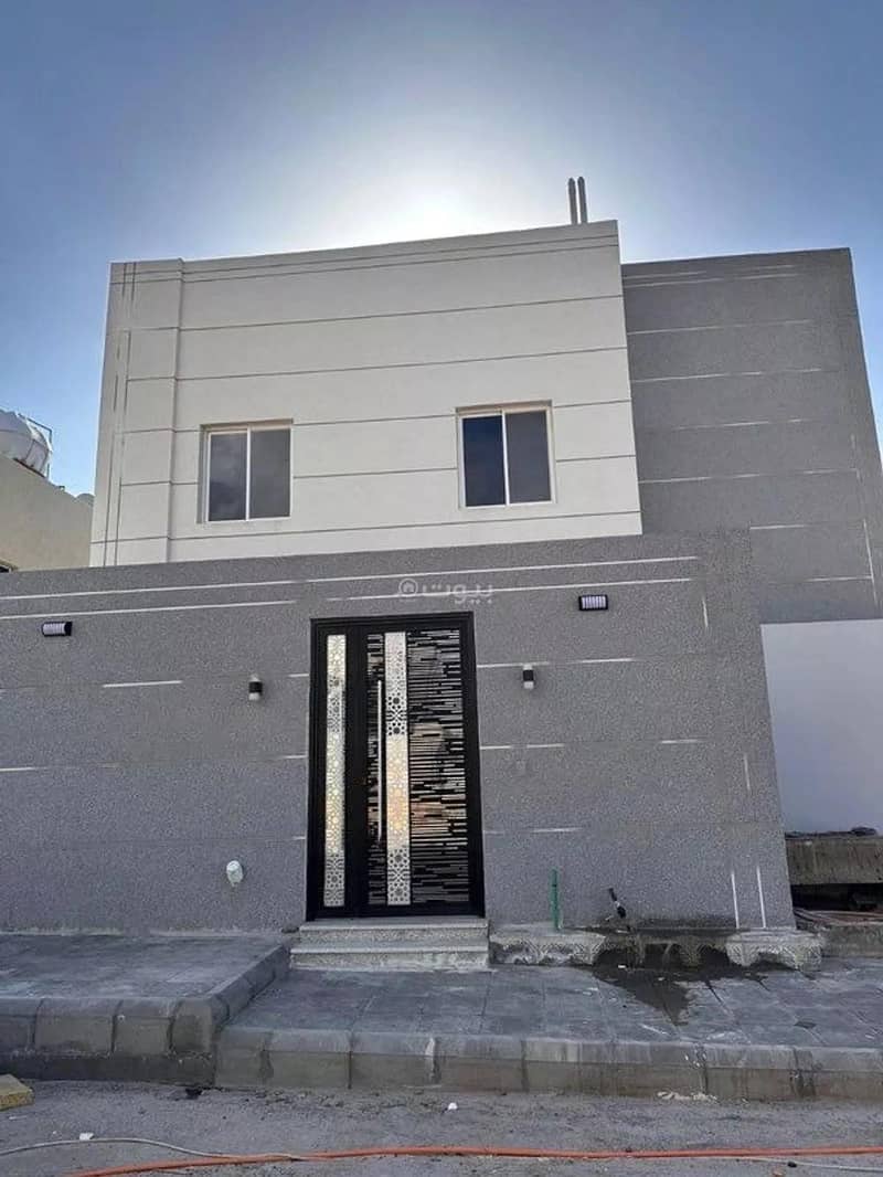 Villa For Sale in Al Aqoul, Madina