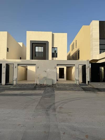 4 Bedroom Flat for Sale in Riyadh, Riyadh Region - 5 Bedrooms Apartment For Sale in Al Ramal, Riyadh