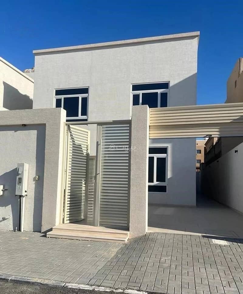 Villa For Sale in Al Tahliyah, Al Khobar