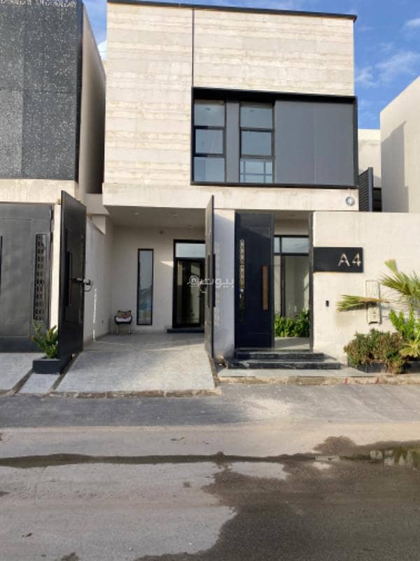 Villa For Sale in Al Yarmuk, East Riyadh