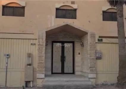 7 Bedroom Villa for Sale in Al Hamra, Dammam - 9-bedrooms villa for sale, Al Hamra, Dammam