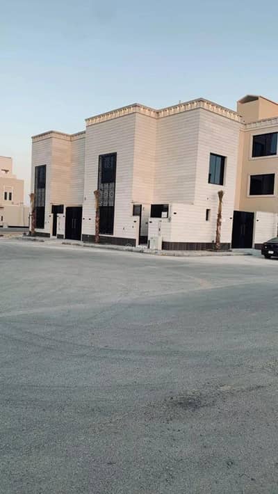 4 Bedroom Villa for Sale in West Riyadh, Riyadh - 5-Room Villa For Sale, 15 Street, Al Mahdiya, Riyadh