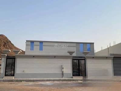 5 Bedroom Villa for Sale in Industrial, Madina - 5 Bedrooms Villa For Sale in Industrial, Madina