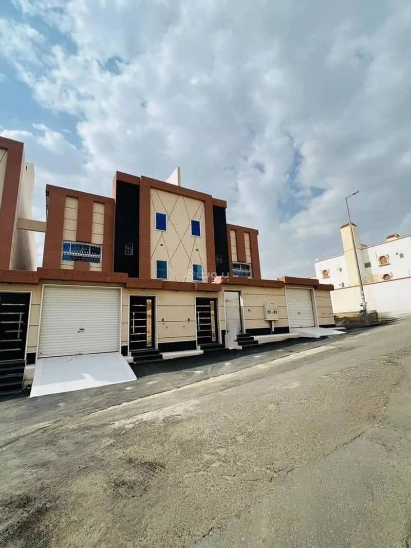 7 Bedrooms Villa For Sale in Tara District, Khamis Mushait