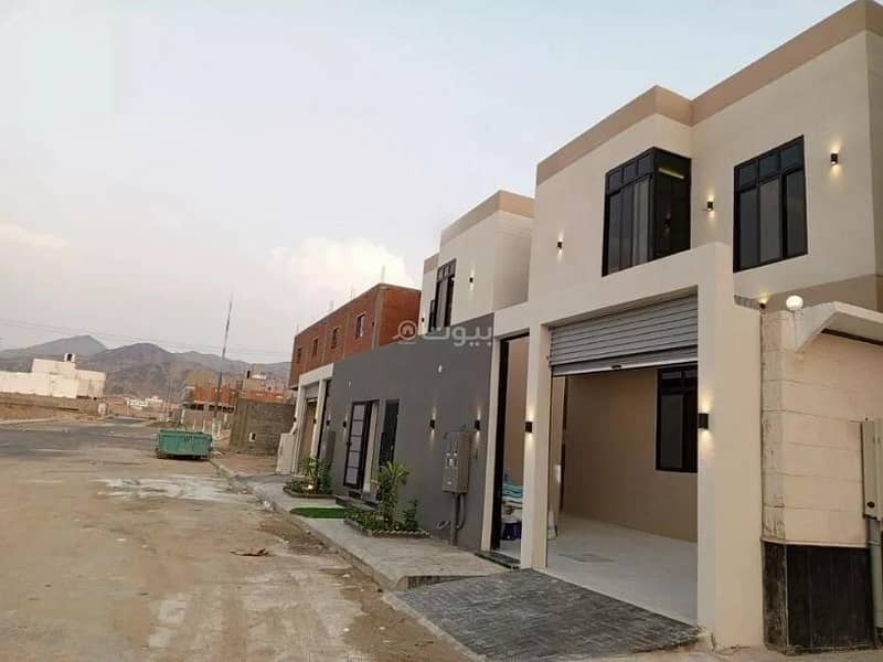 Villa For Sale in Al Ukayshiyyah District, Makkah