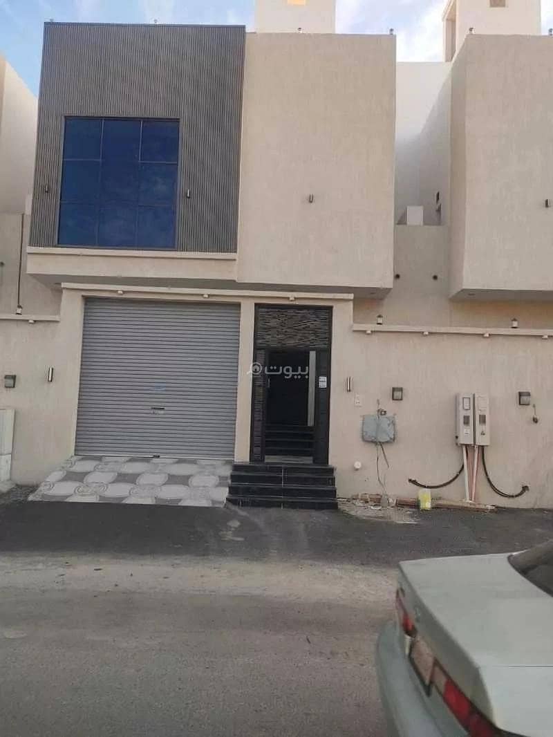 8-Room Villa For Sale in Al Khomrah, Jeddah