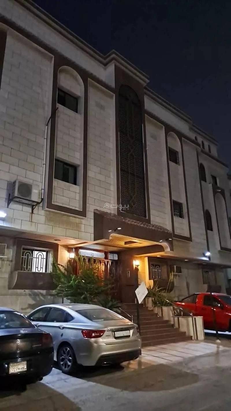 6-Room Apartment For Rent on Ibn Naser Street, Jeddah