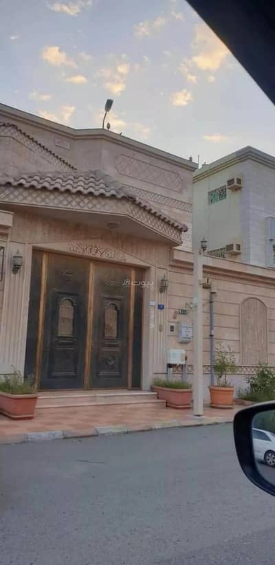 10 Bedroom Villa for Sale in North Jeddah, Jeddah - Villa For Sale On Saeed Al Nili Street, Jeddah