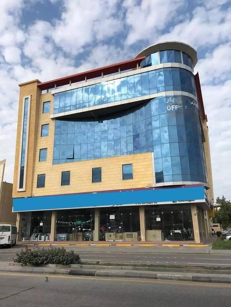 Commercial Shop for Rent on King Abdulaziz Street, Al Aziziyah, Dammam