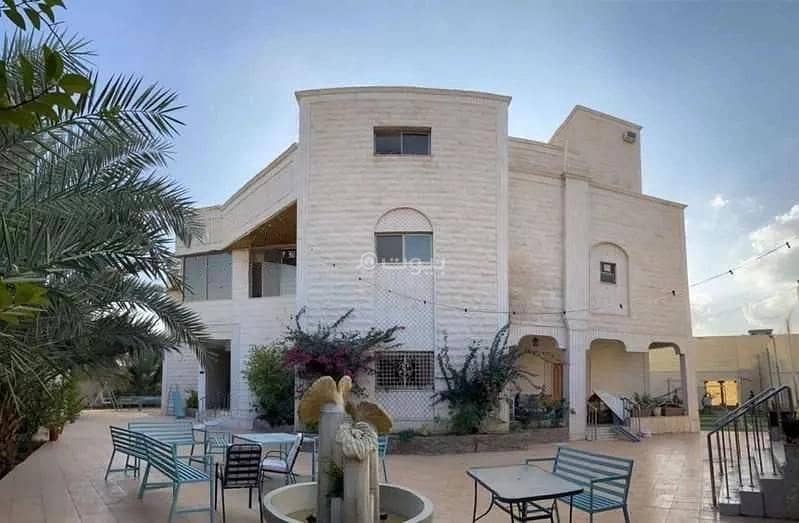 Villa For Sale on Habib Ibn Aus Street, Al Madinah