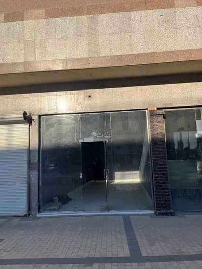 Exhibition Building for Rent in East Riyadh, Riyadh - Commercial Showroom For Rent on Sheikh Hassan Bin Hussein Bin Ali Street, Sevilla, Riyadh