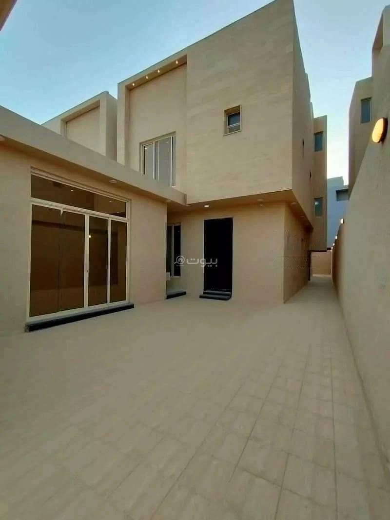 6 Rooms Villa For Sale on 5467 Street, Riyadh