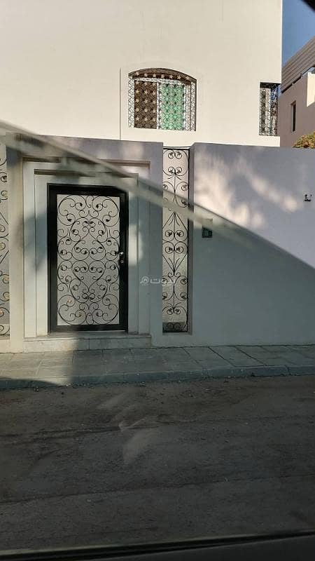 Villa For Sale in Al Muruj, North Riyadh