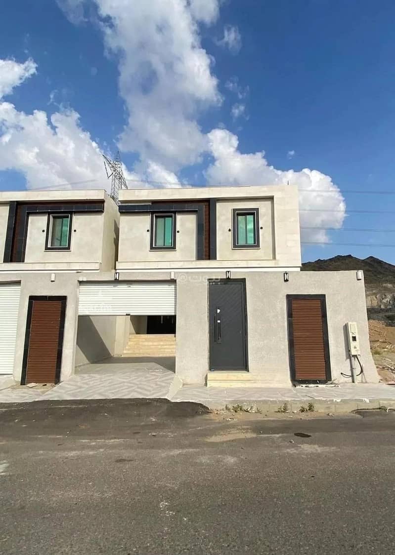 Villa For Sale in Al Ukayshiyyah, Makkah