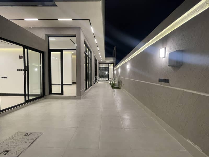 Villa For Sale in Al Munsiyah, East Riyadh